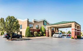 Quality Suites Paducah I-24